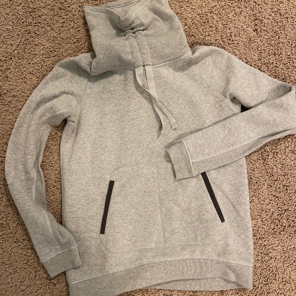 Lululemon gray sweatshirt s/m